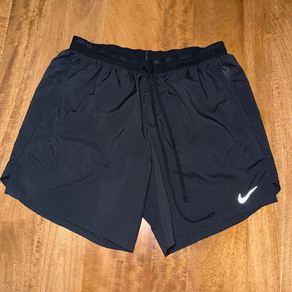 Nike Men’s Running Shorts Large Black with Built-In Liner & Zipper Pocket - Picture 1 of 5